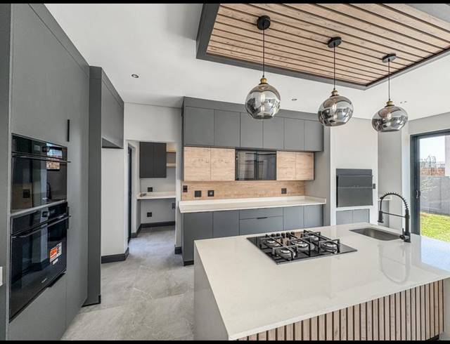 4 BEDROOM HOUSE FOR SALE IN FOUNTAINBROOK ESTATE